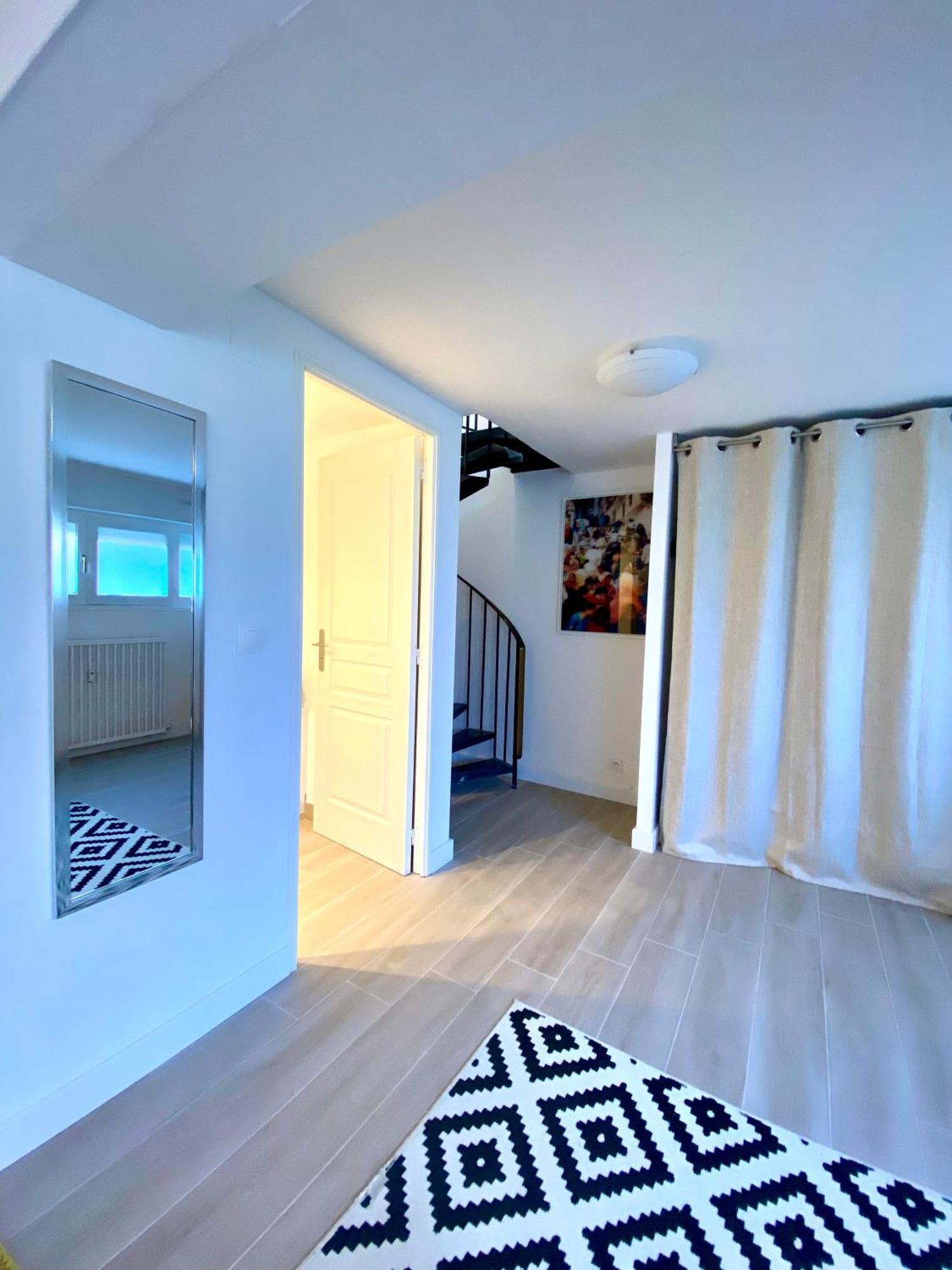 Bright Executive Space Calm Rest And Work Appartement *